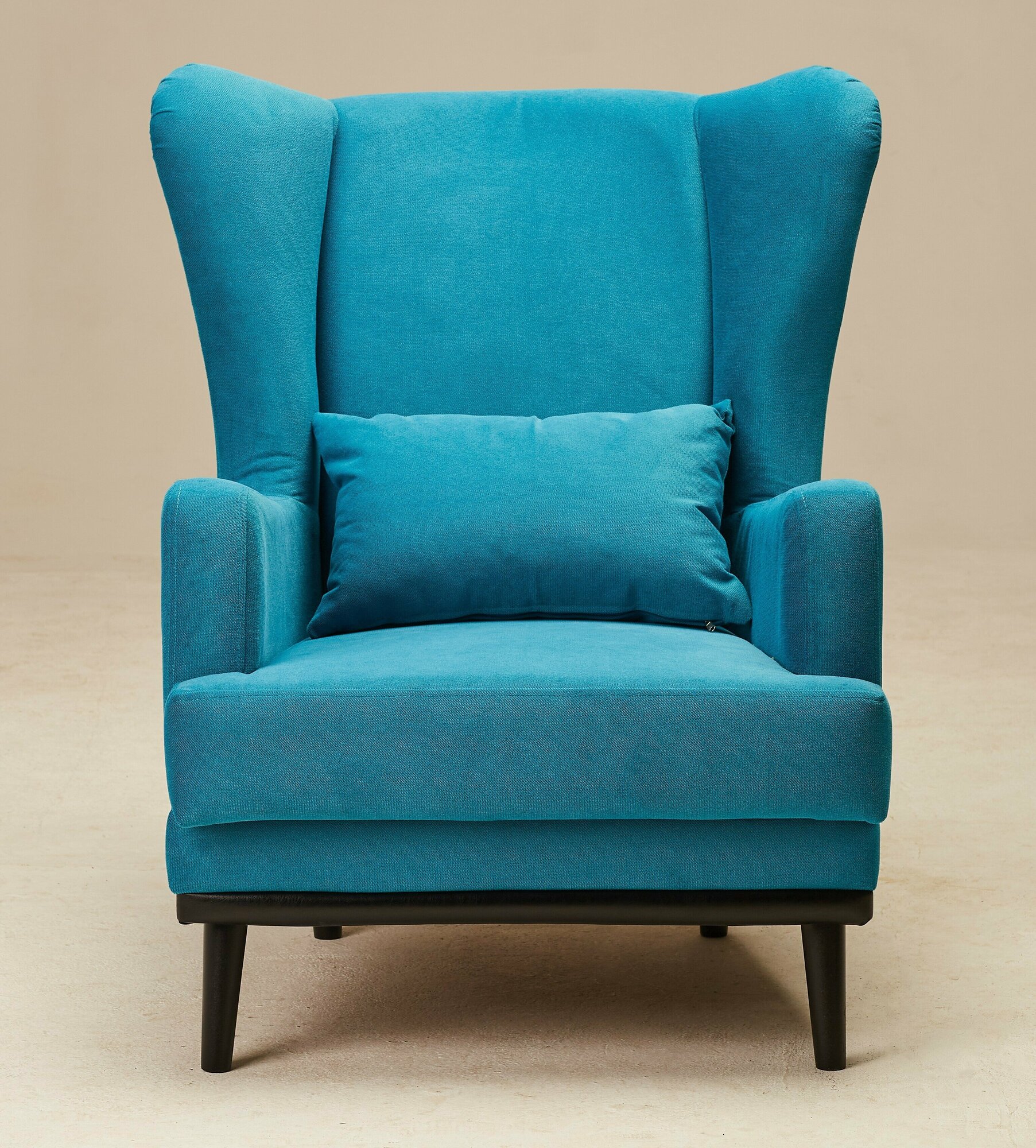 Кресло Оскар мягкое для отдыха в гостиную, на ножках, велюр голубой