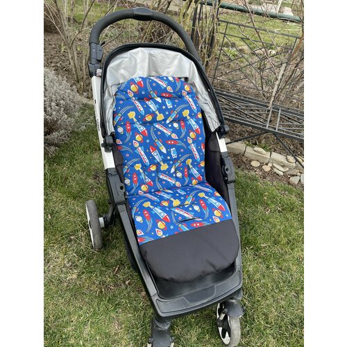 Матрасик в коляску прогулочную двусторонний весенний летний с креплением на колску