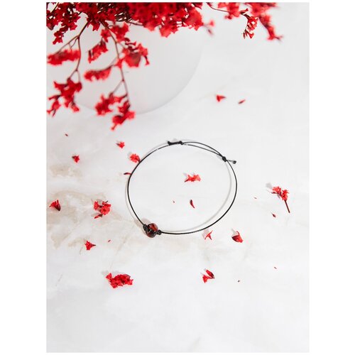 Браслет янтарный на нити