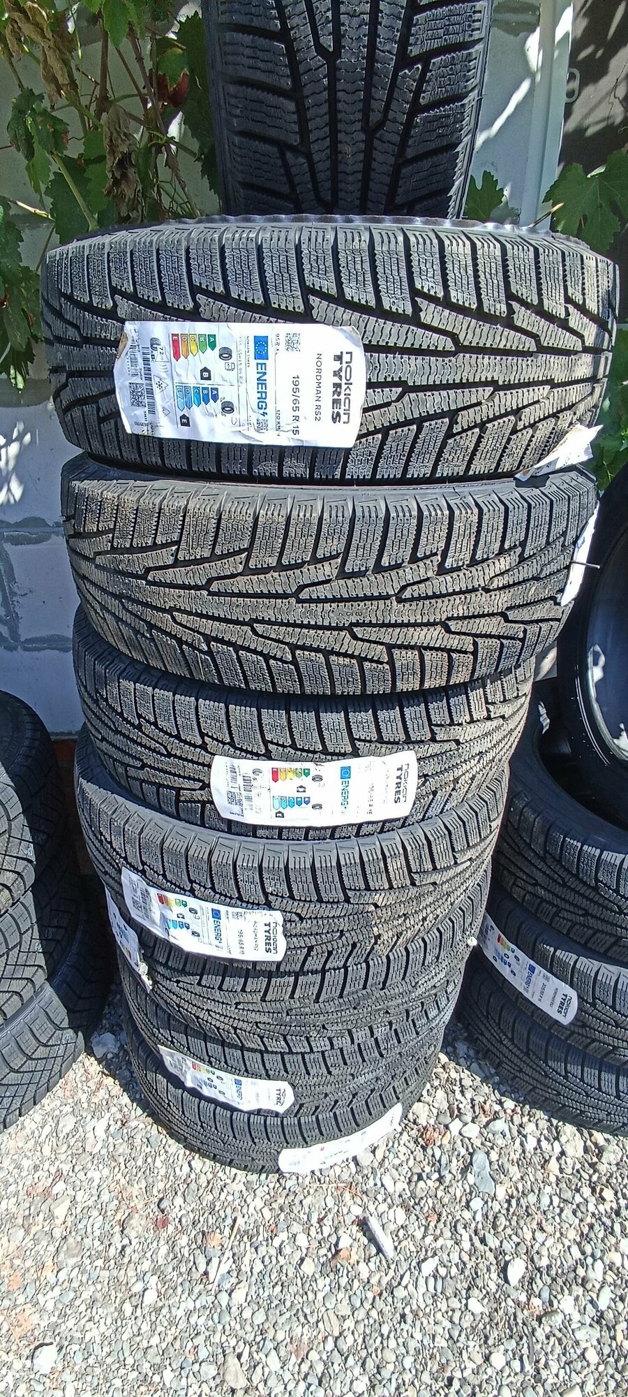 Зимние шины Nokian Nordman RS2 185/60R14 82R, нешип — фото 1