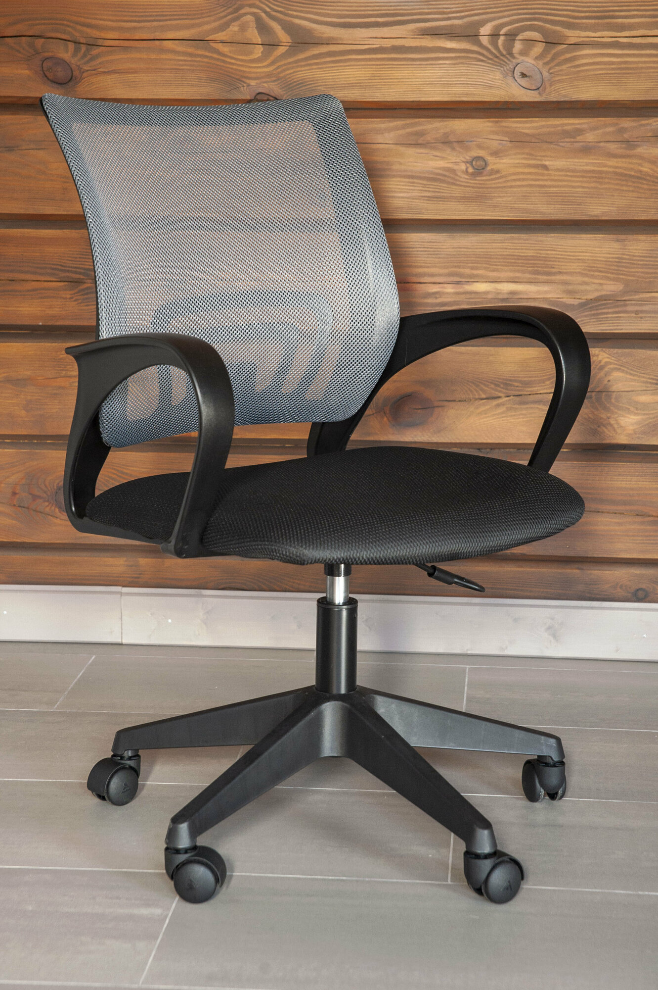 Кресло компьютерное офисное стул на колесиках Hesby Chair 2 серое
