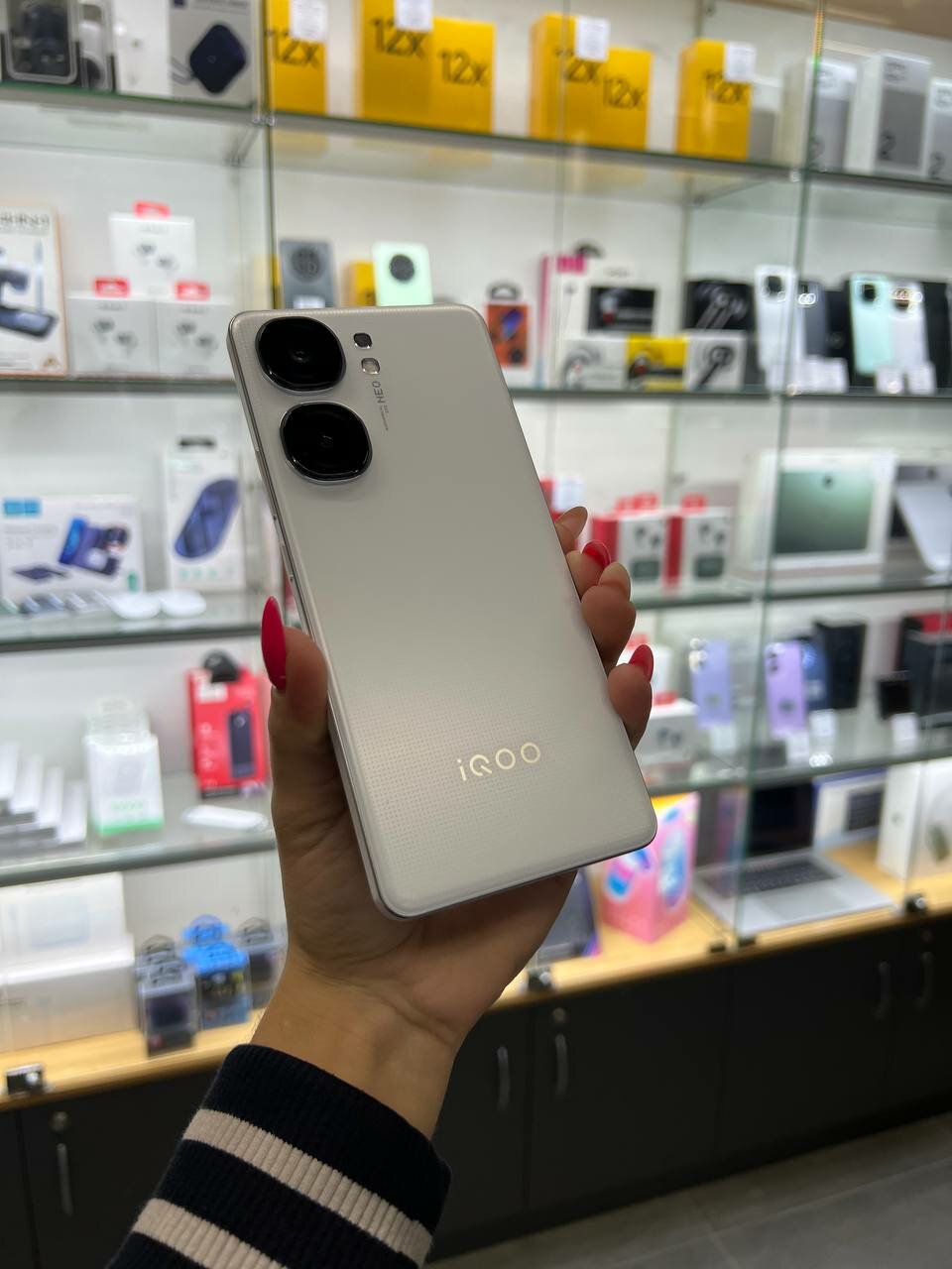 Смартфон Iqoo Neo 9S Pro Plus 12/256/Китайская версия/белый, — фото 1