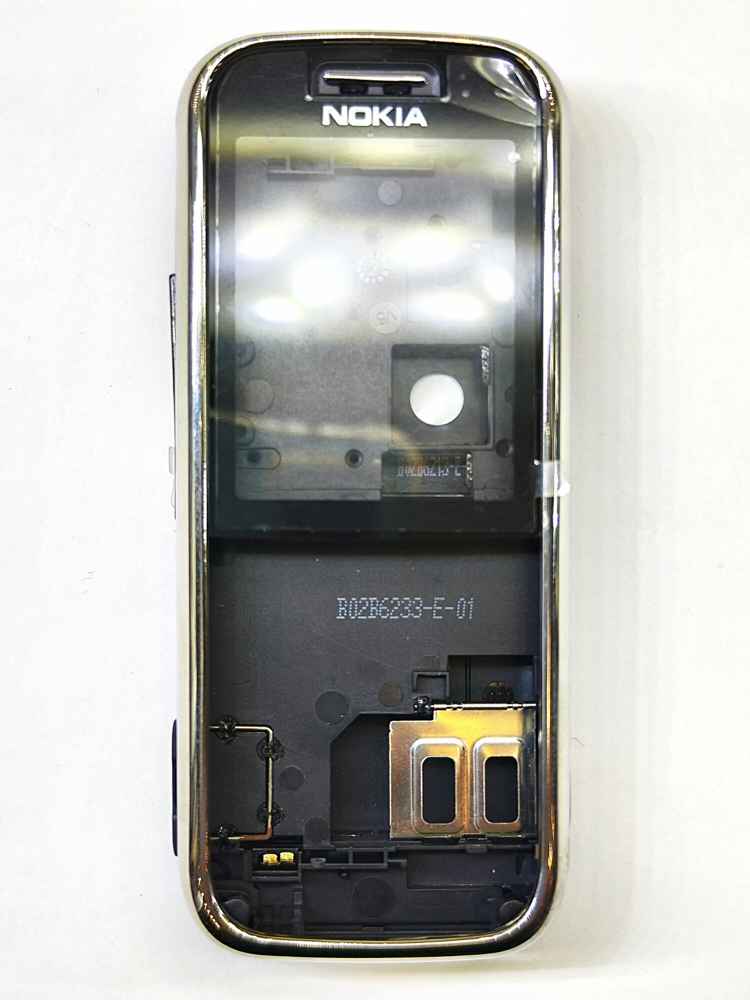 Корпус (панели) для телефона Nokia 6233 без клавиатуры и чёрный + средняя часть