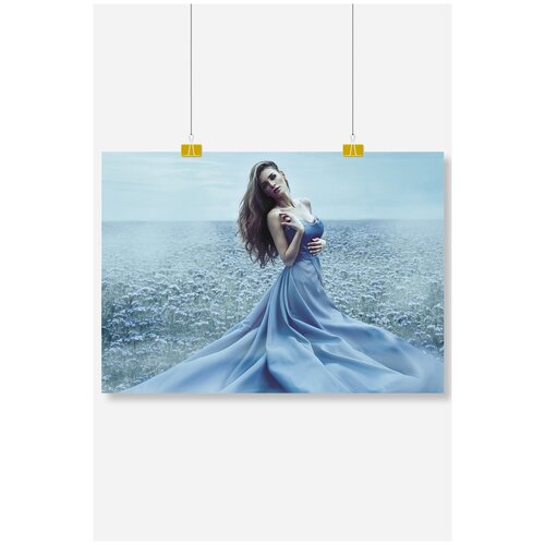 фото Постер на стену для интерьера postermarkt девушка в синем платье, размер 70х100 см, постеры картины для интерьера в тубусе
