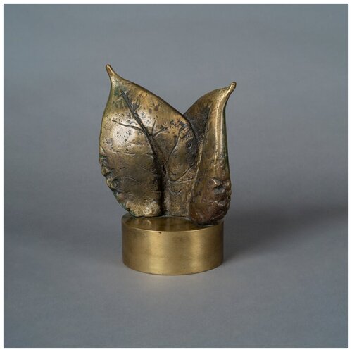 Бронзовая статуэтка 