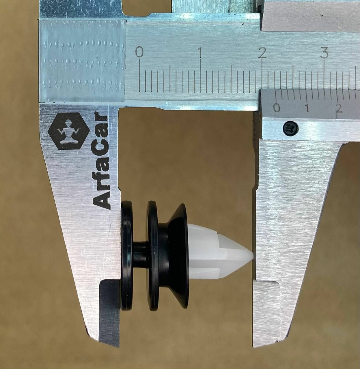 Клипса 1376567 Volvo обшивки двери, комплект 10шт — фото 1