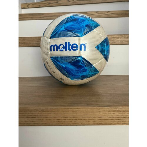 Футбольный мяч Molten 4100₽
