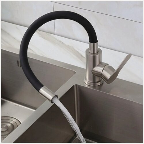 Изображение товара Смеситель для кухни / кухонной мойки / с гибким поворотным изливом / сантехника кран на кухню однорычажный / KOGGO / нержавеющая сталь / черный силикон, хром (черный) матовый