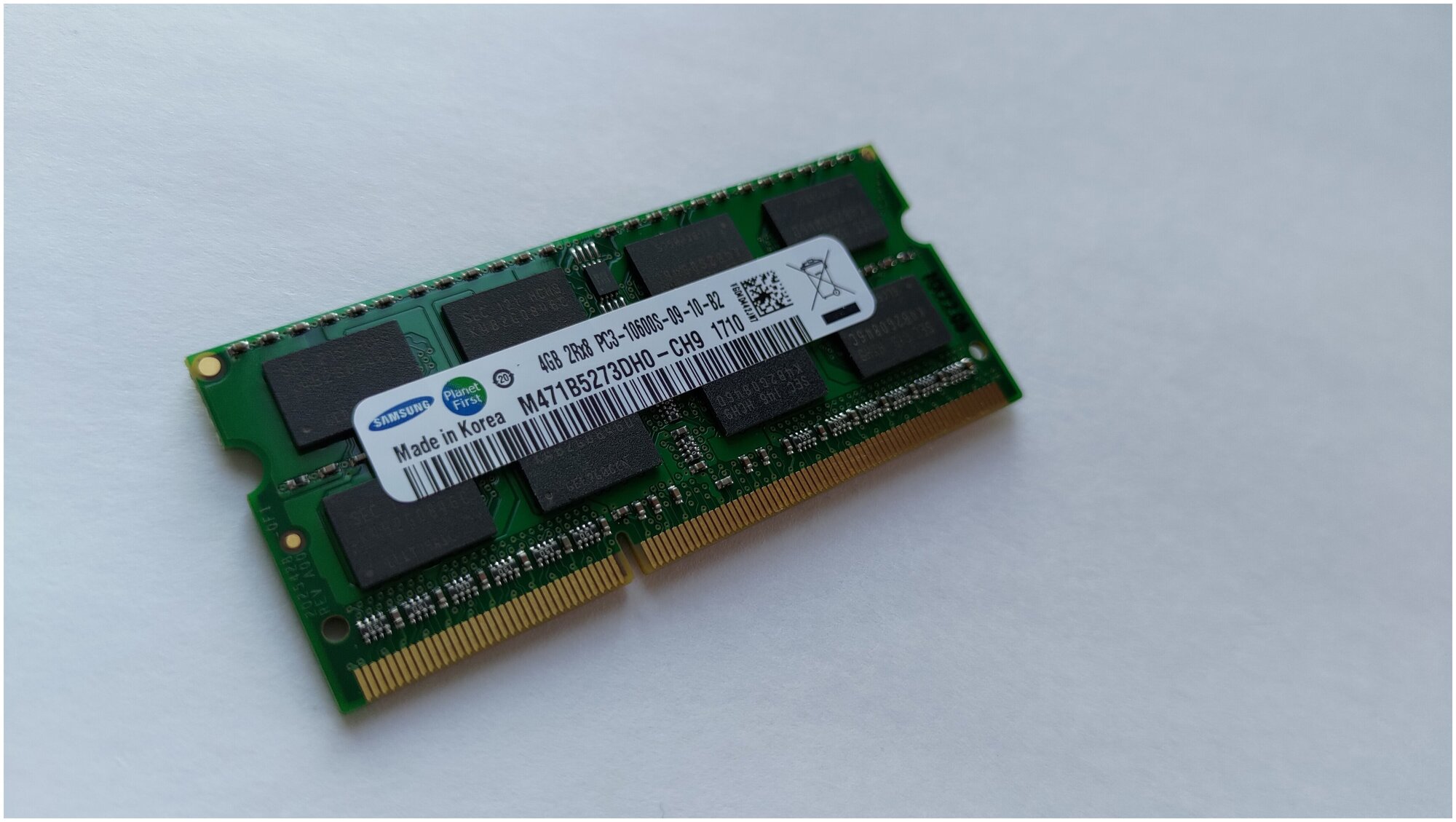 Оперативная память Samsung DDR3 4 ГБ 1333 MHz SO-DIMM PC3-10600U 1x4 ГБ M471B5273DH0 для ноутбука