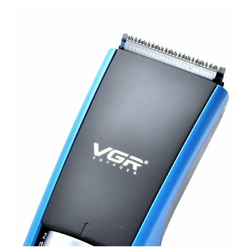 Машинка для стрижки Набор для стрижки VGR Professional V-935 триммер для бороды и усов 44 настройки длинны от 05 до 22мм 95700₽