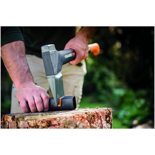 Точилка универсал Фискарс 4в1 для заточки топора, ножа, ножниц и косы