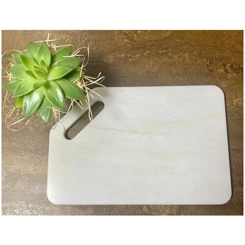 Разделочная доска из камня