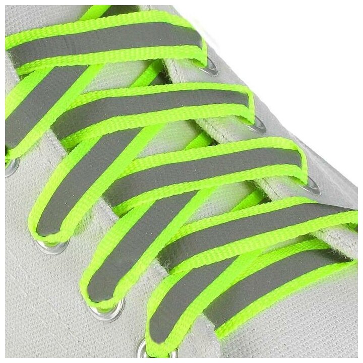Шнурки плоские со светоотражающей полосой зеленого цвета - фотография № 1
