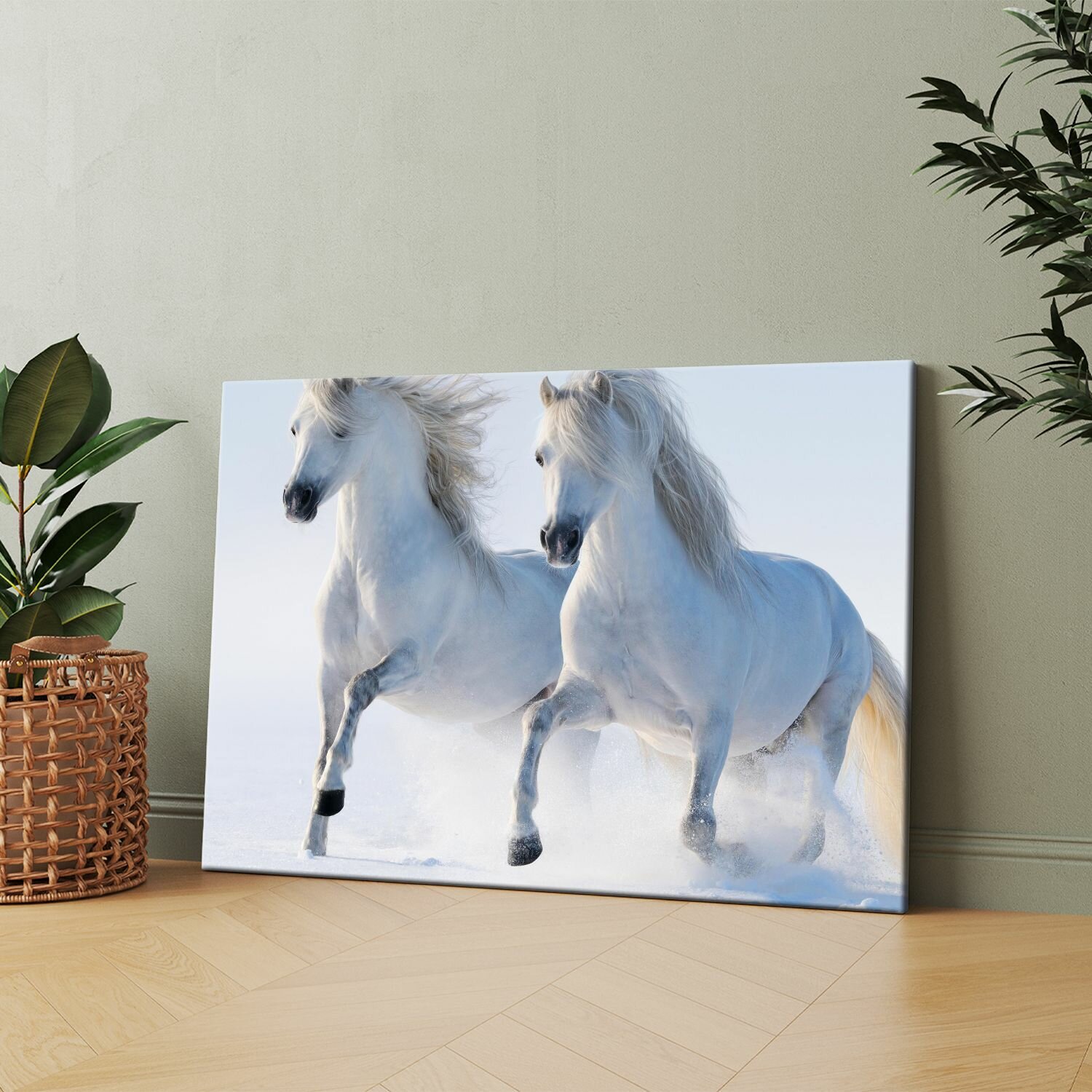 Картина на холсте (Две белые лошади бегут по снегу) 20x30 см. Интерьерная, на стену.