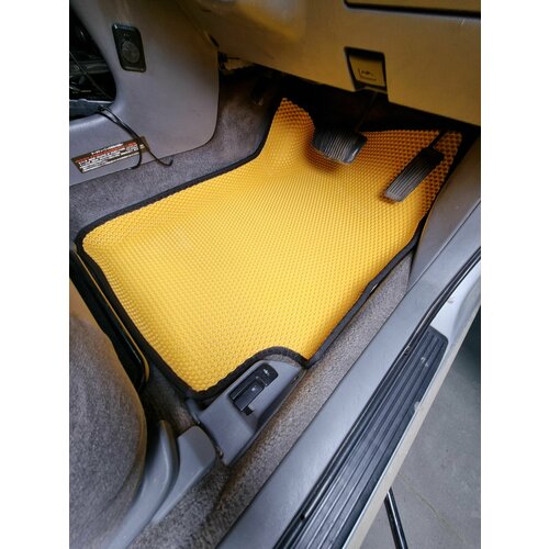 Водительский коврик ЕВА (EVA, ЭВА, 3Д) с бортами /Volkswagen Polo 5 седан 2009-2020 / Фольцваген Поло левый руль передний привод / желтый сота с черным кантом