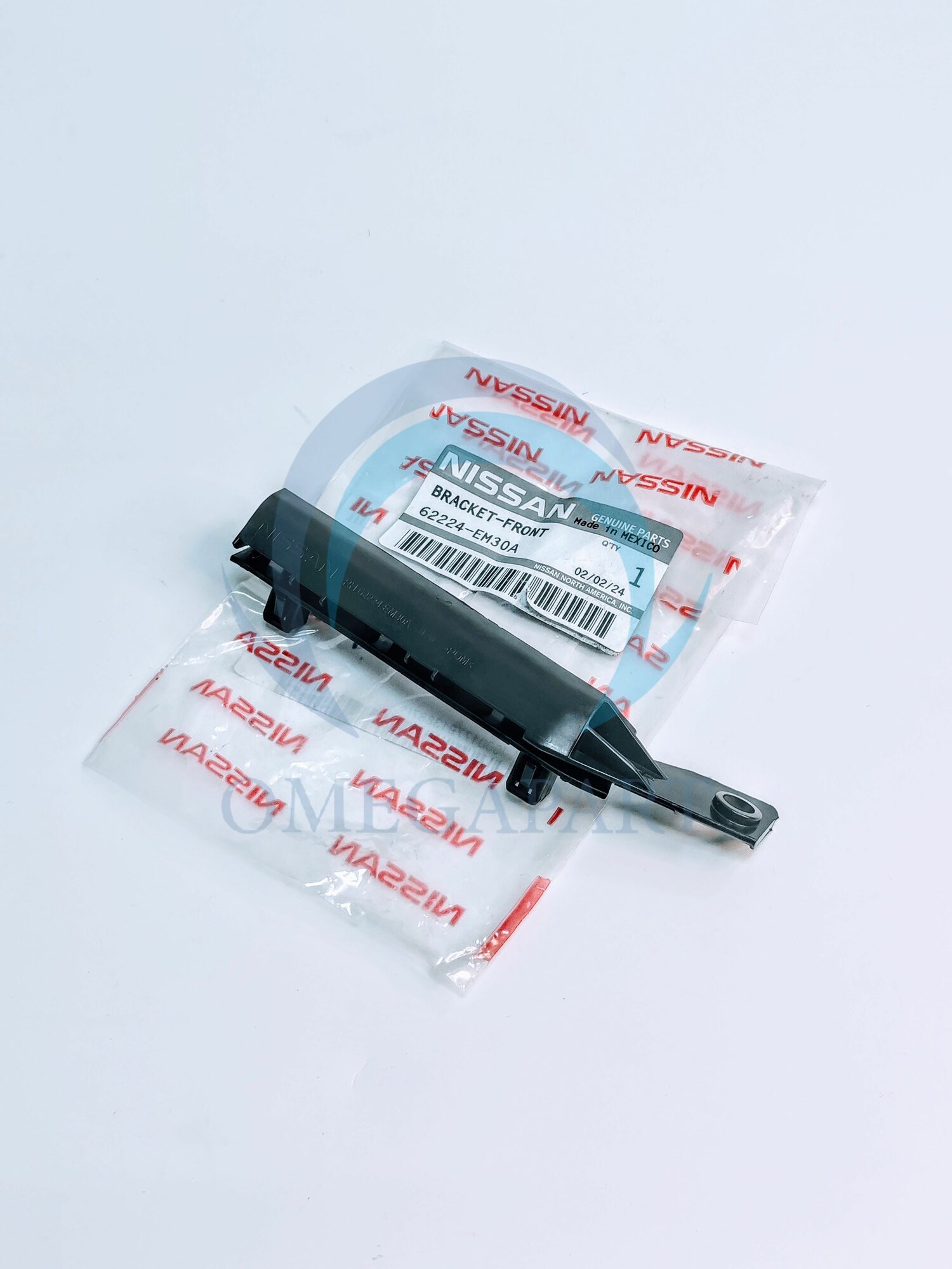 Кронштейн бампера переднего правый Tiida Nissan 62224EM30A