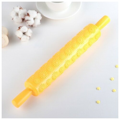 Скалка кондитерская Ромашки 37 см фактурная цвет микс 570₽