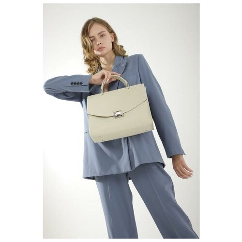 фото Мессенджер, отдел на замке, наружный карман, длинный ремень, цвет бежевый textura