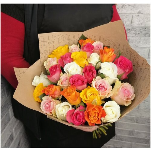Букет свежих живых цветов из 25 разноцветных роз микс от Bestflo купить с доставкой