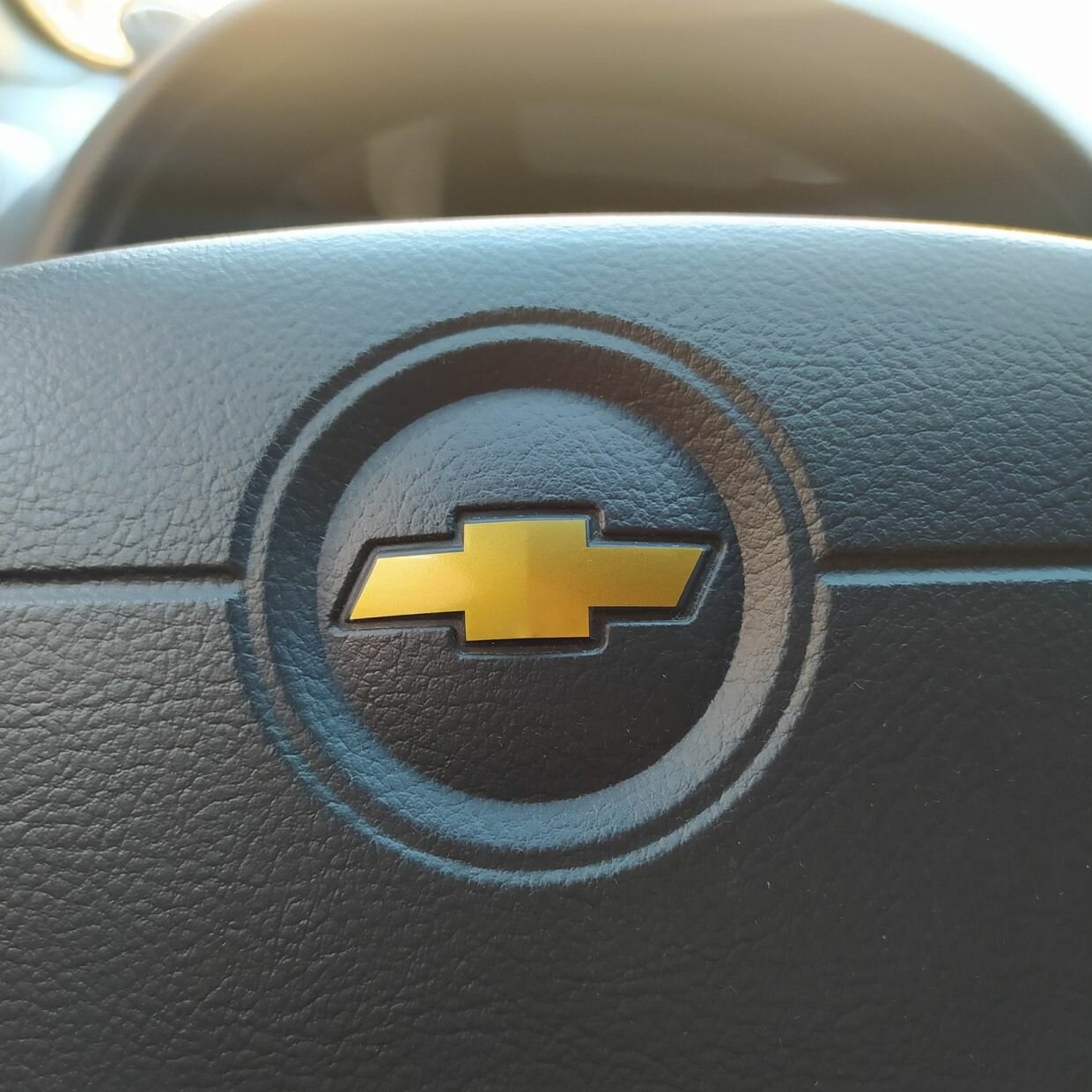 Наклейка "Эмблема на руль Chevrolet Lacetti", золотисто-медный