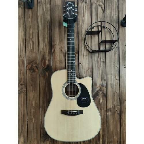 Акустическая гитара Saga SF700C