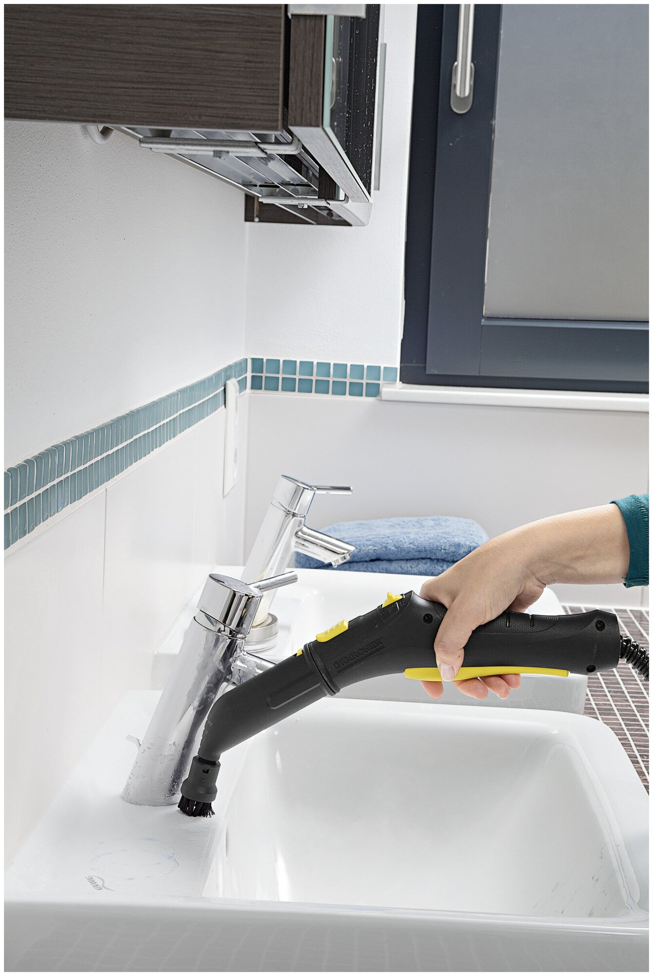 Пароочиститель Karcher SC 2 EasyFix + аксессуары VELER: насадка для окон, 1 салфетка для пола, 1 обтяжка, 4 пластиковые щёточки и 2 латунные - фотография № 12