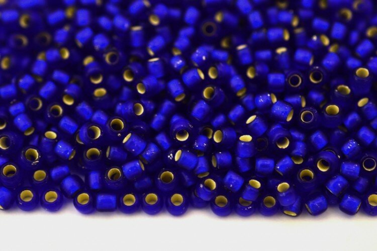 Бисер японский TOHO круглый 8/0 #0028F темный сапфир матовый, серебряная линия внутри, 10 грамм