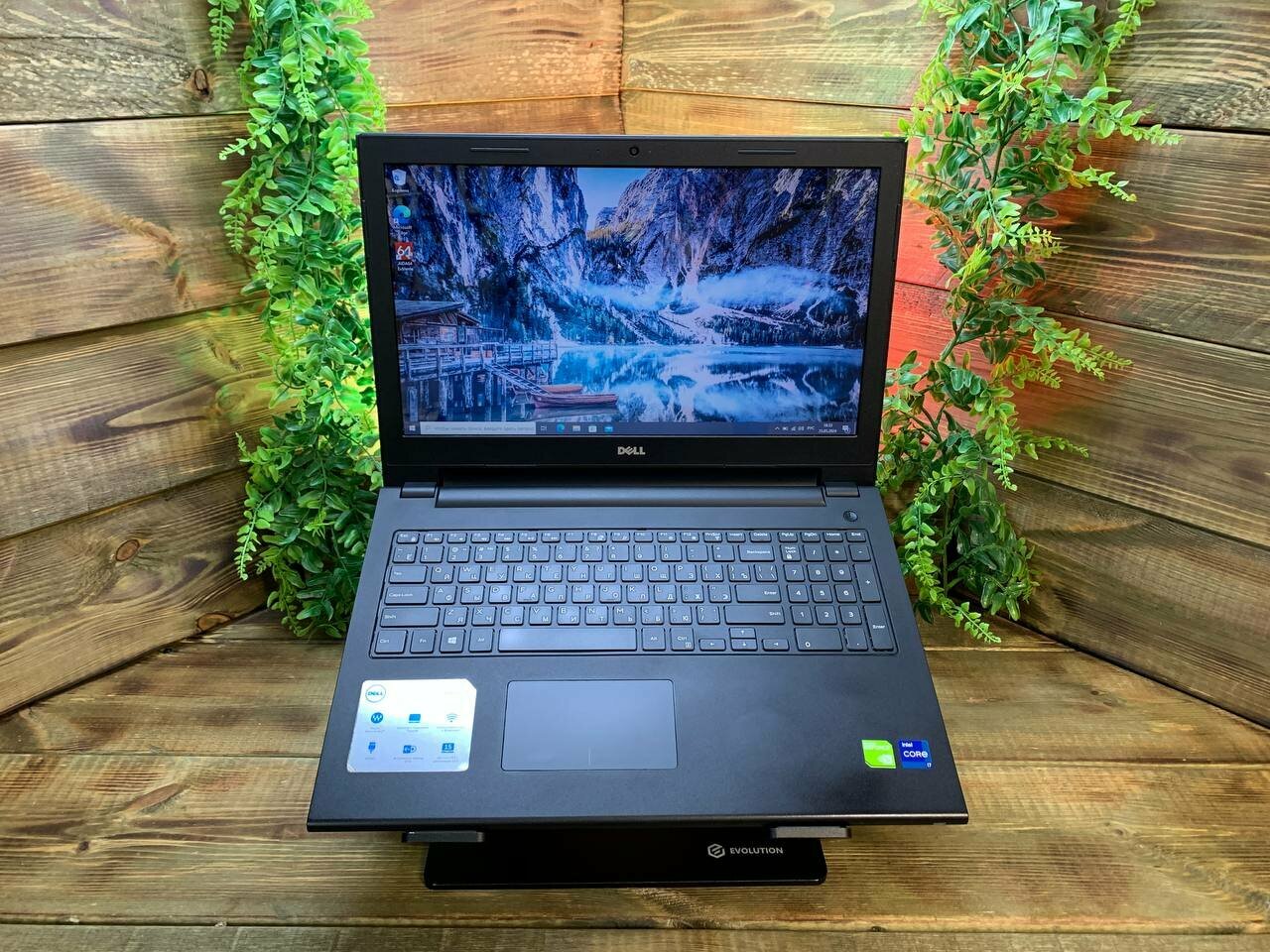 15.6" Ноутбук Dell, HD 1366x768, Intel Core i7-4510U, RAM 8gb, SSD 256gb, NVIDIA GeForce 840M, Windows 10 Pro