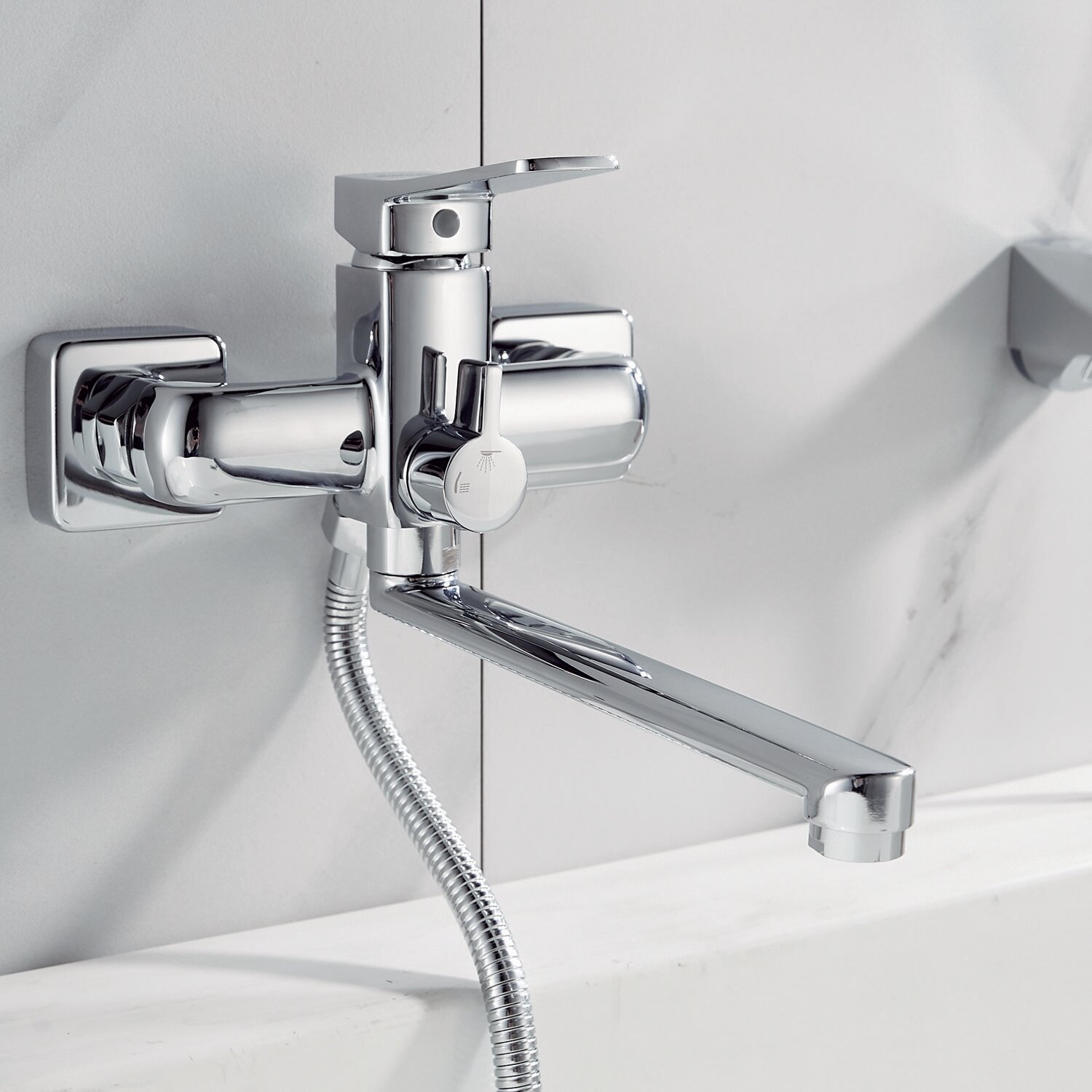 Смеситель для ванной с изливом 25см, хром — фото 1