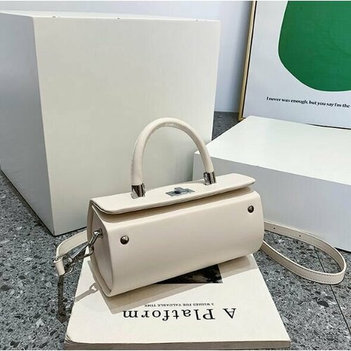 фото Сумка мессенджер , фактура гладкая, белый bottoncini