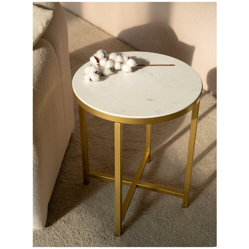 Интерьерный столик круглый с мраморной столешницей 44 см золото