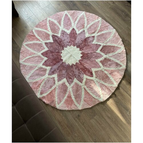 Ковер из овчины (100% мутон). Размер: 1.6м х 1.6м