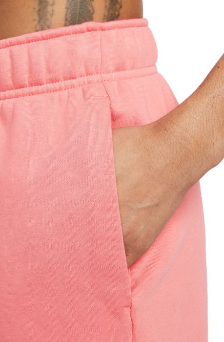 Шорты NIKE Club, размер M, розовый — фото 1