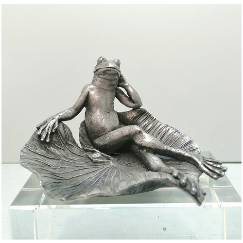 Оловянная фигурка 