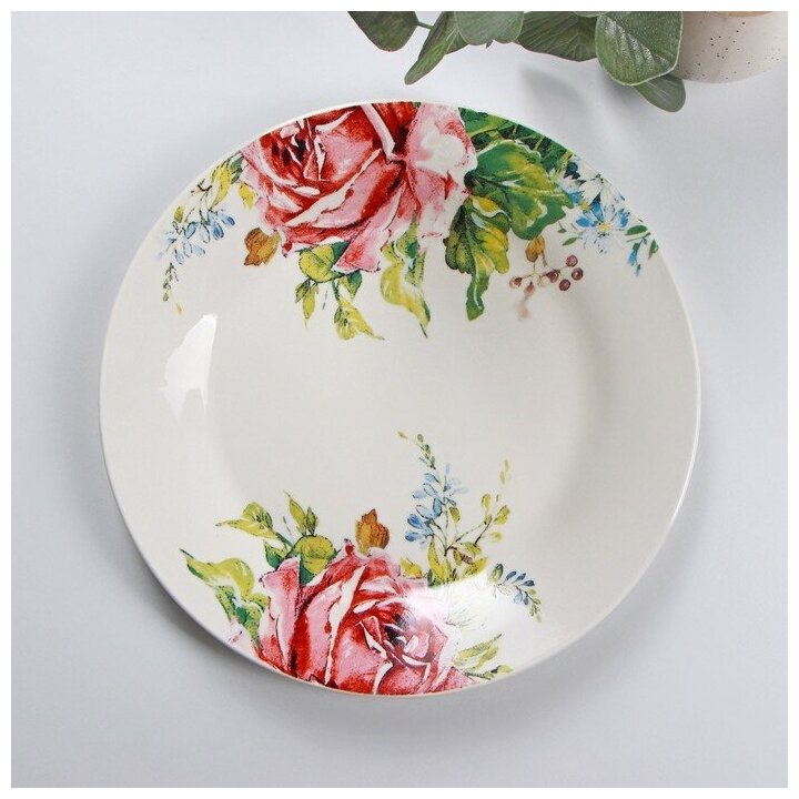 фото Тарелка фарфоровая обеденная Доляна "Роза", d 27 см
