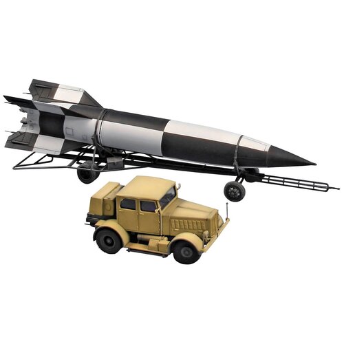 Сборная модель Revell SS-100 Gigant + Transporter + V2 (03310) 1:100