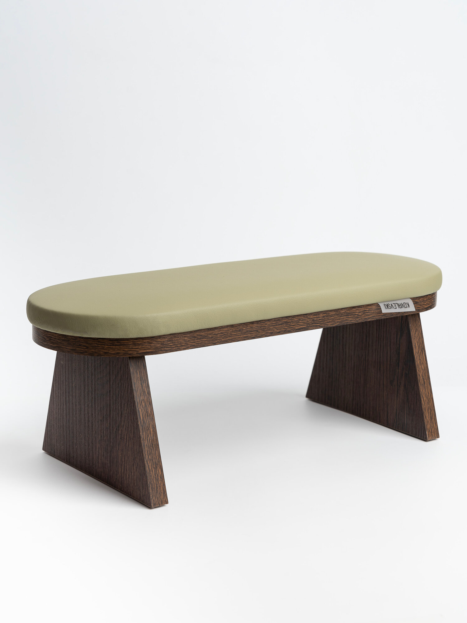 Подставка маникюрная для рук классик дуб с оливой