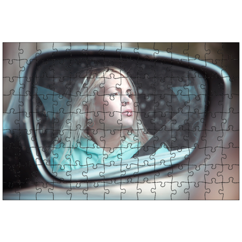 фото Магнитный пазл 27x18см."девушка блондинка в машине, портрет, толстовка" на холодильник lotsprints