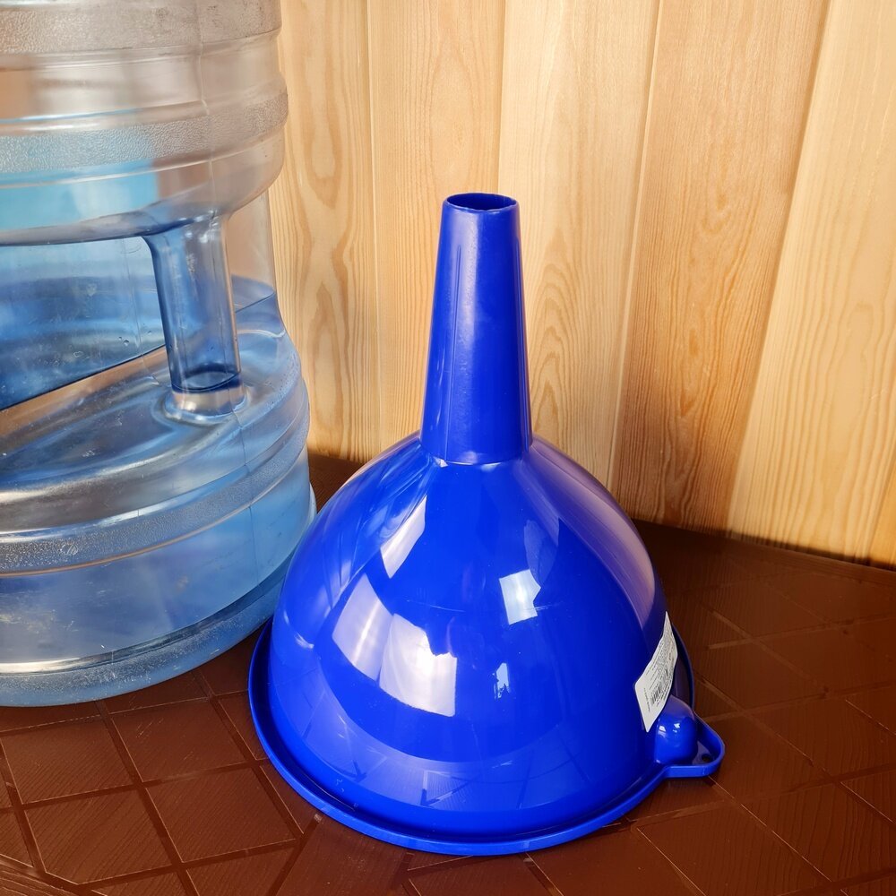 Воронка пищевая, универсальная, для бутылок 19 литров. Цвет: Синий. - фотография № 6