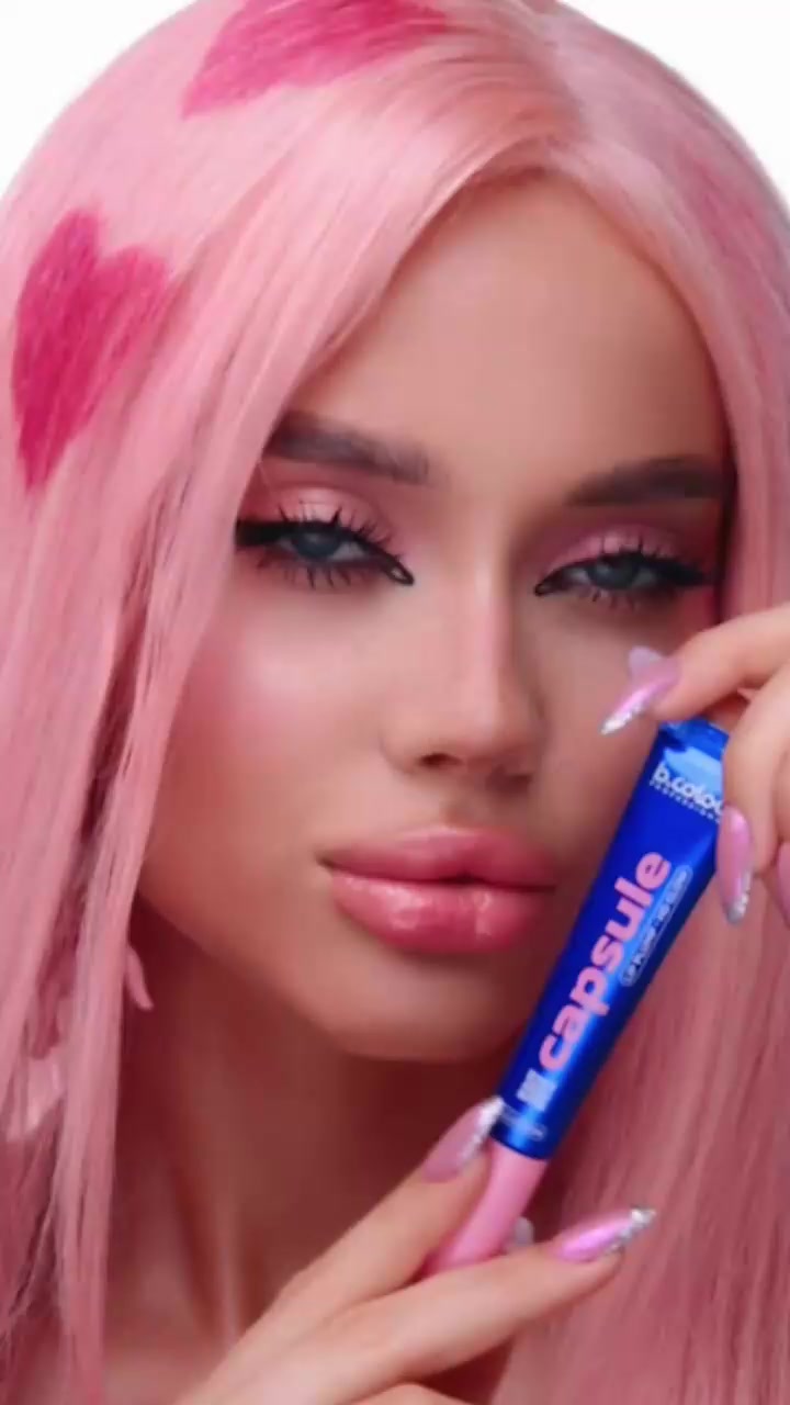 B.COLOUR PROFESSIONAL Блеск для губ увлажняющий, увеличивающий, бальзам прозрачный CAPSULE ILLUSION 2в1 — фото 1
