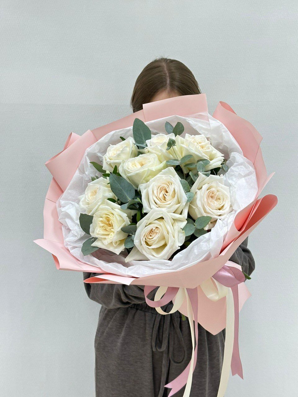 Сборный букет "Охара" пионовидные розы бежевый 9 шт высота 40см размер M