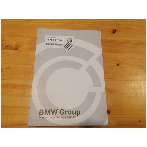 Воздушный фильтр BMW 13717717842