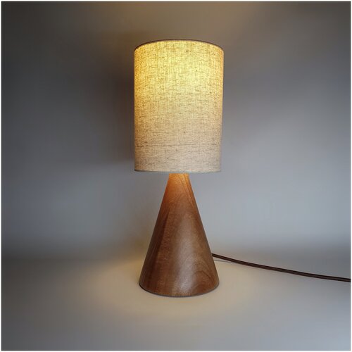 Дизайнерская настольная лампа с бежевым абажуром