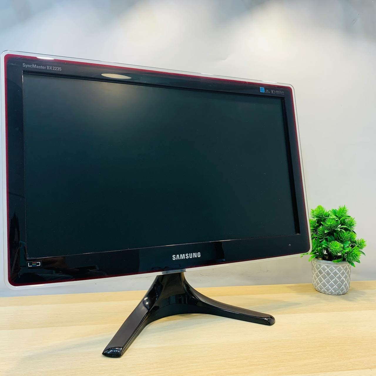 22 "Монитор Samsung BX2235 / 1920x1080 / TN