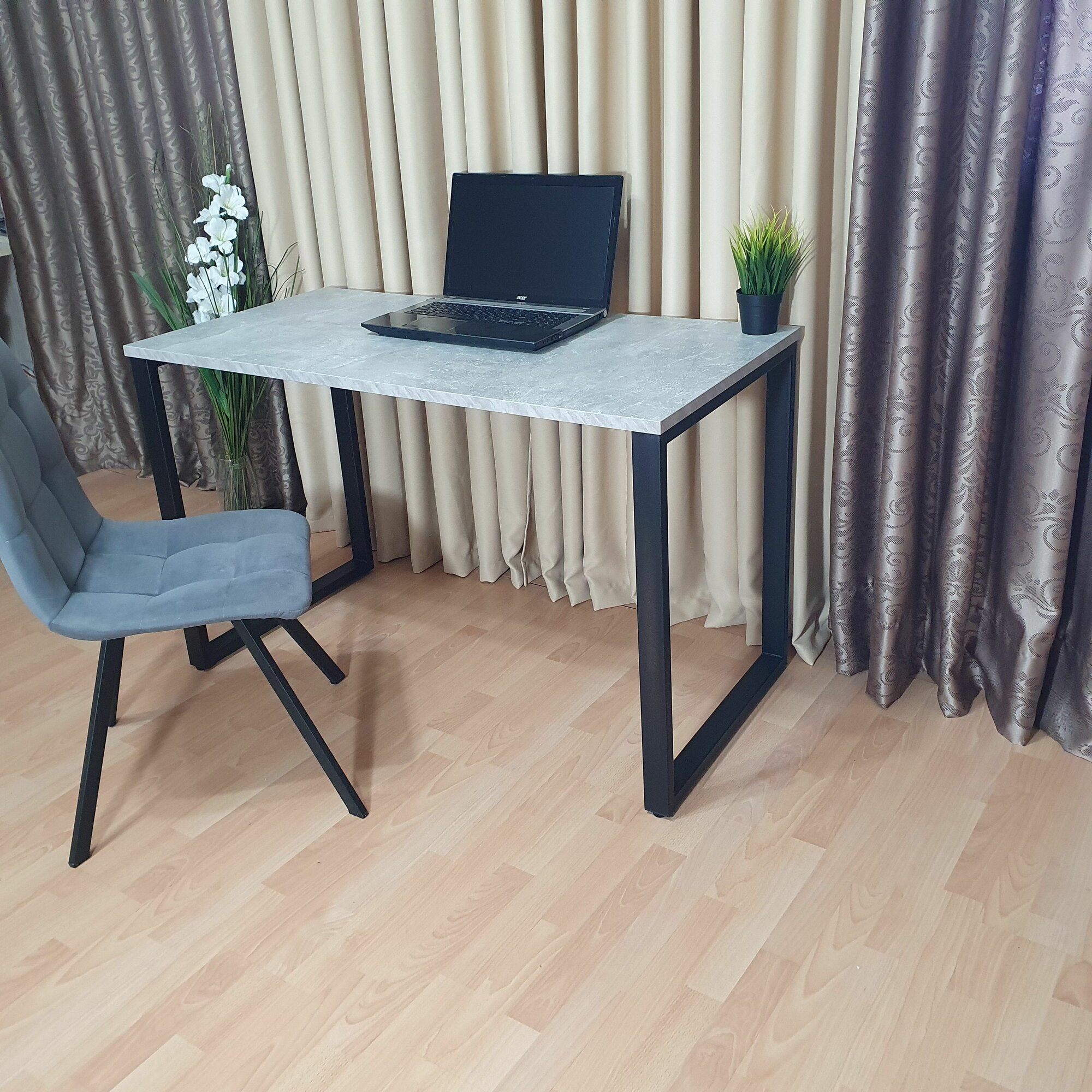 Игровой стол лофт 120*60*75 см. Бетон светлый. Черные ножки.