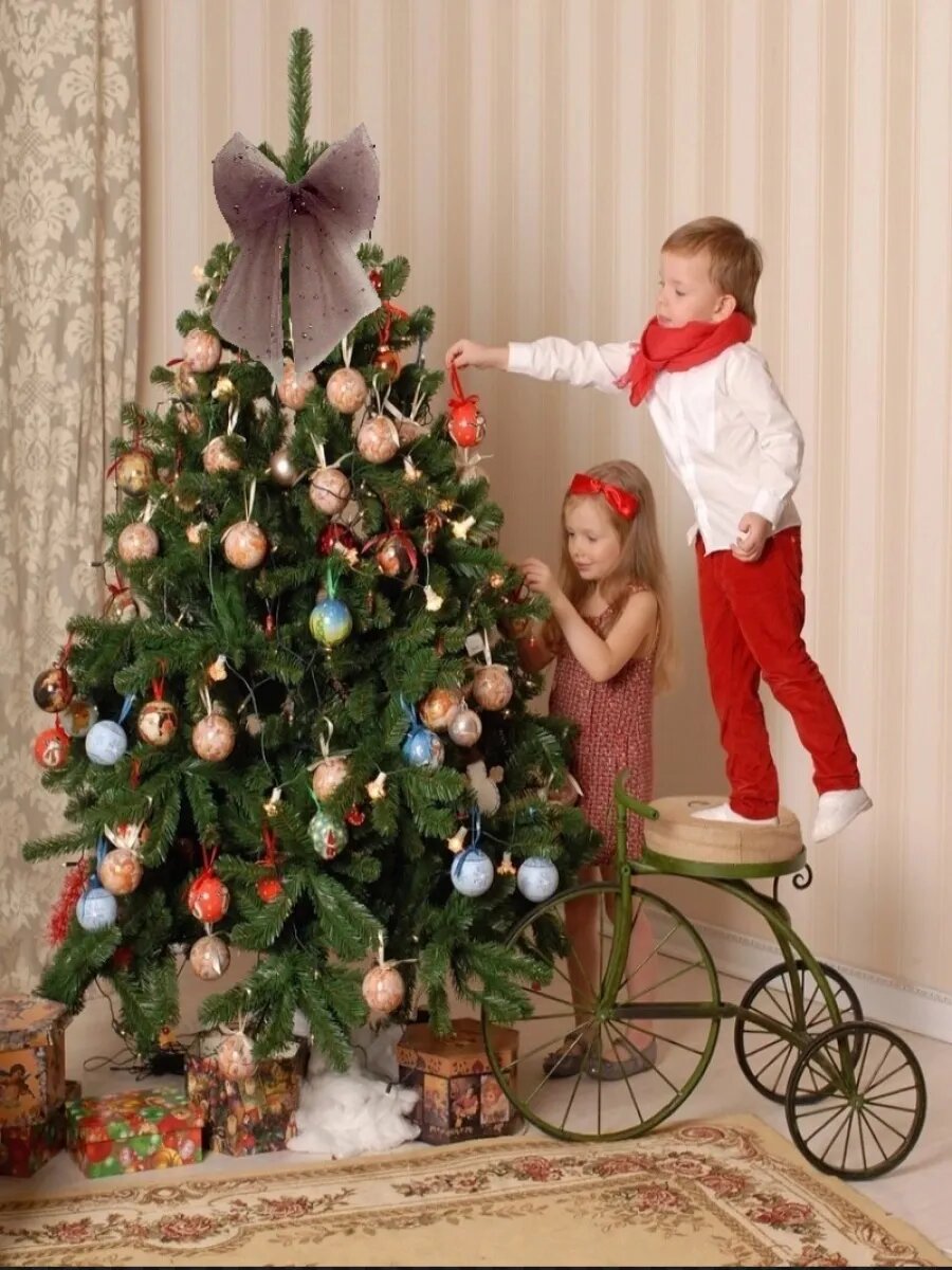 Бант на елку с бусинами — фото 1