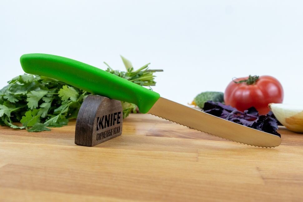 Нож кухонный Victorinox Swiss Classic (6.7832) стальной столовый лезв.110мм серрейт. заточка синий - фото №15