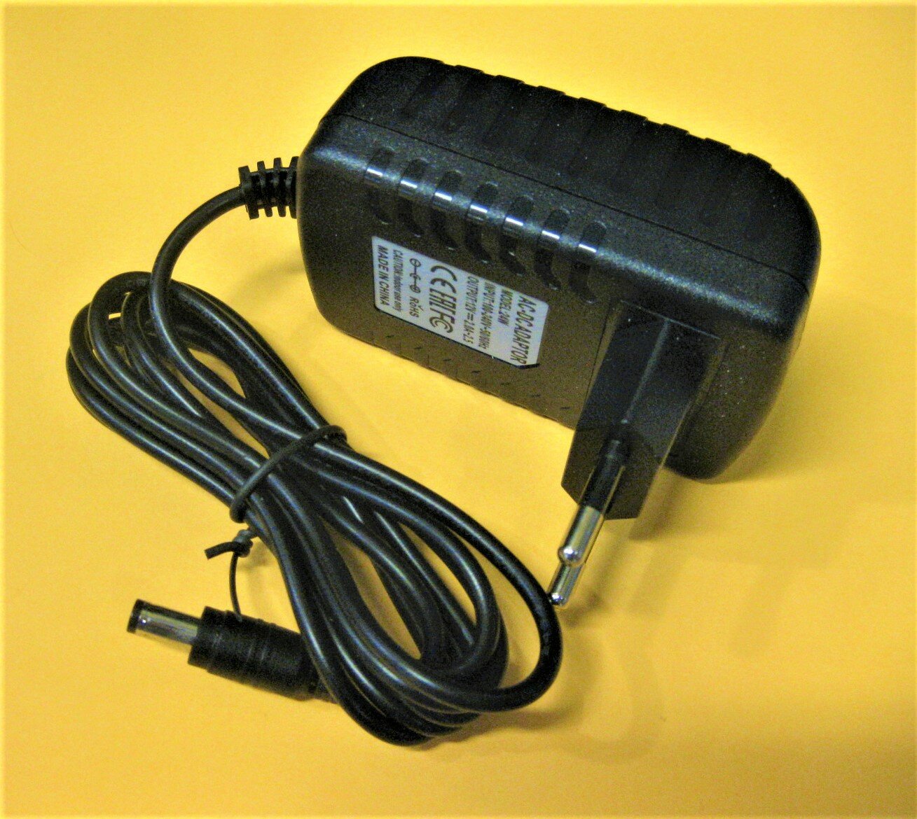 Блок питания TopON для Роутера (модема) 12V, 24W(2A), разъём: 5.5 x 2.5 мм — фото 3