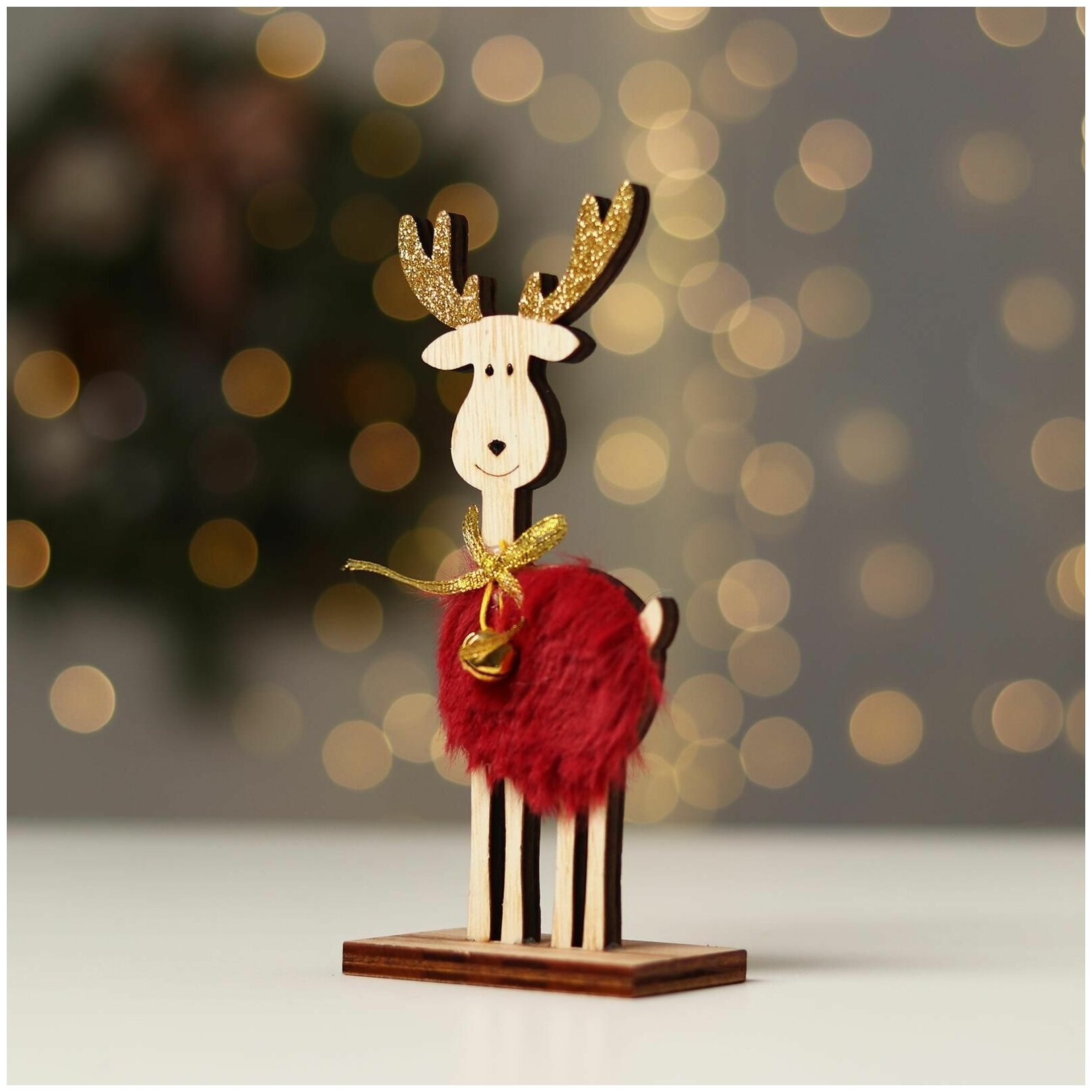 Новогодний декор «Олень с колокольчиком» 7×4×155 см красный