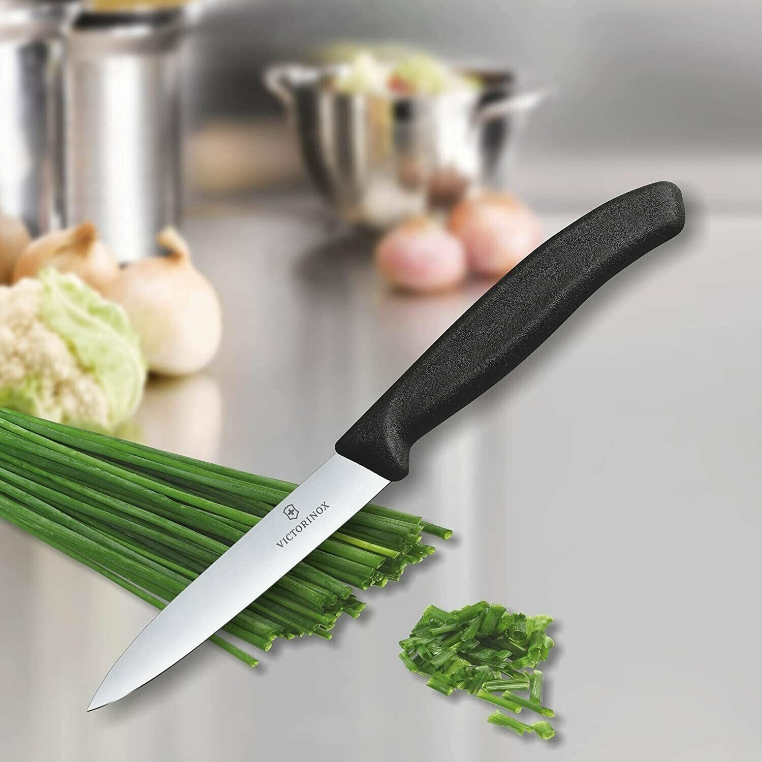 Нож кухонный Victorinox Swiss Classic (6.7703) стальной для чистки овощей и фруктов лезв.100мм пряма - фото №5